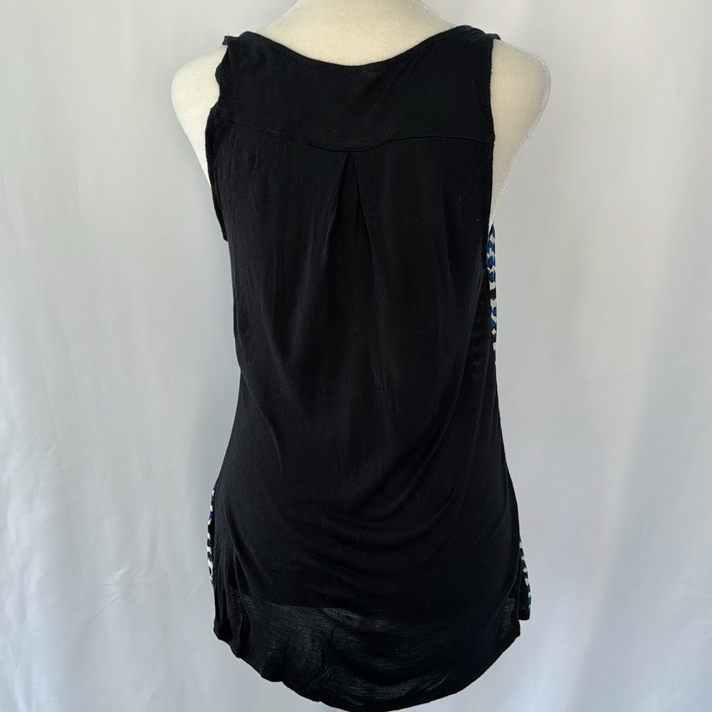 ❤️3/$30 Express Tank Top - Picture 5 of 8